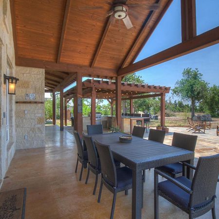 Luxury Ranch With Pool-Hot Tub-Firepit Near Fred! Villa Fredericksburg Esterno foto