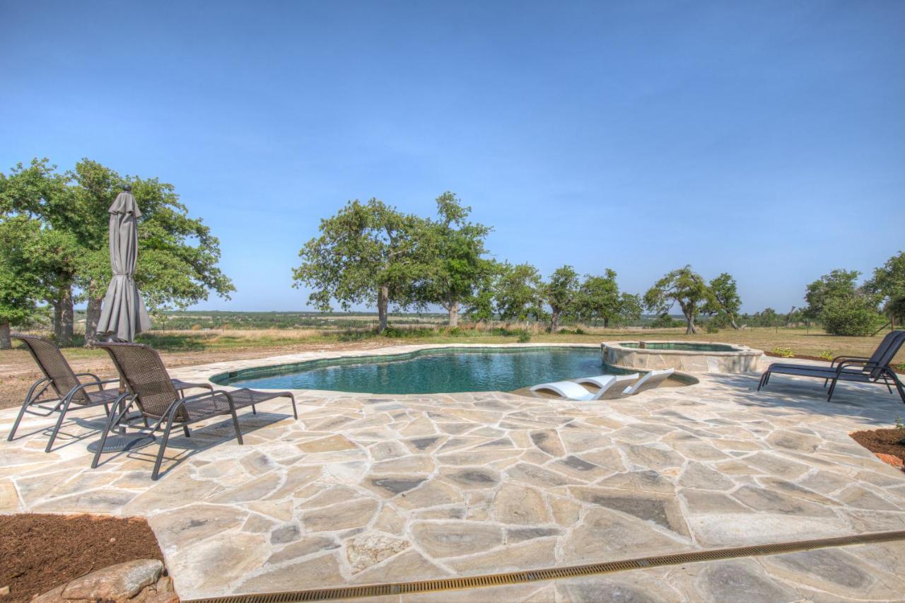 Luxury Ranch With Pool-Hot Tub-Firepit Near Fred! Villa Fredericksburg Esterno foto