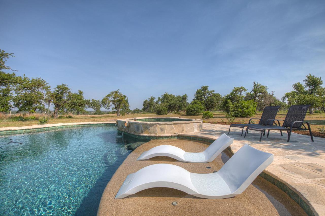 Luxury Ranch With Pool-Hot Tub-Firepit Near Fred! Villa Fredericksburg Esterno foto