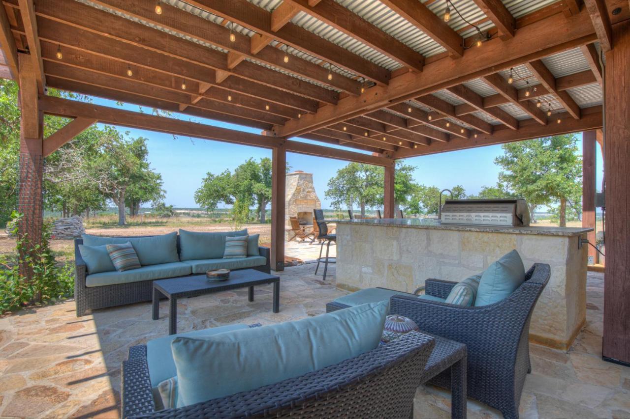 Luxury Ranch With Pool-Hot Tub-Firepit Near Fred! Villa Fredericksburg Esterno foto