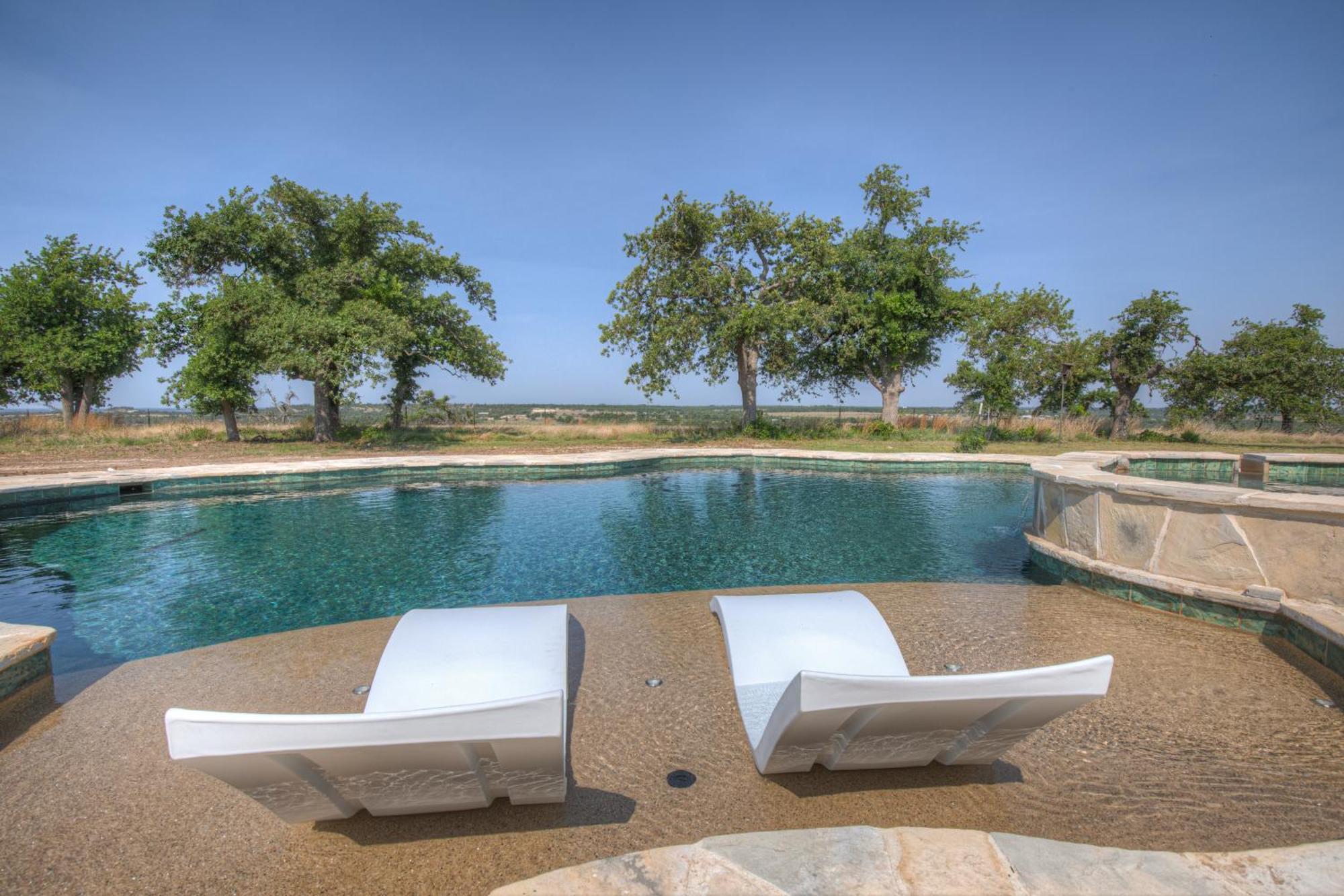 Luxury Ranch With Pool-Hot Tub-Firepit Near Fred! Villa Fredericksburg Esterno foto